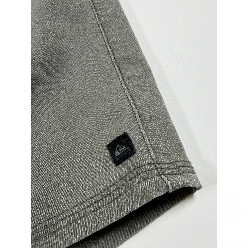 Quiksilver Amphibian Shorts Mens 30 Gray 4-Way Stretch Hybrid Boardshorts